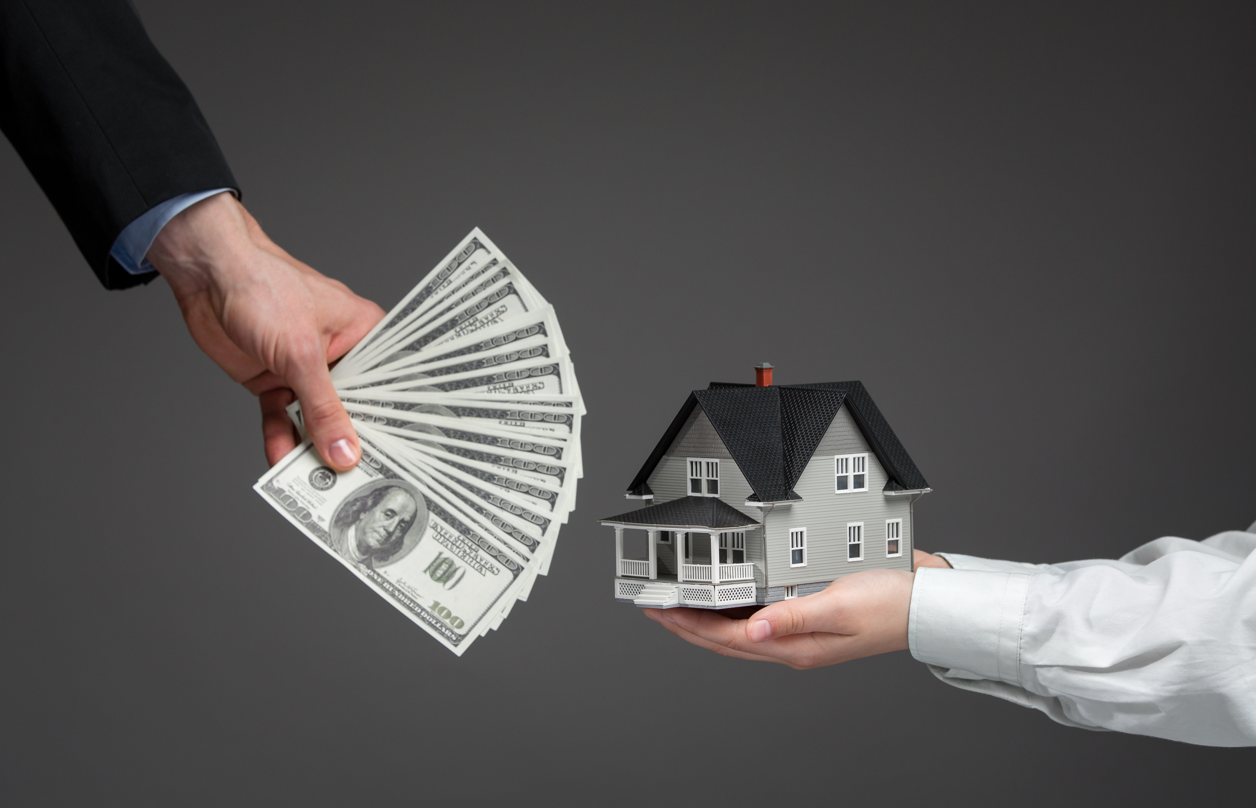 Show Me the Money: 5 Benefits of Selling Your House for Cash